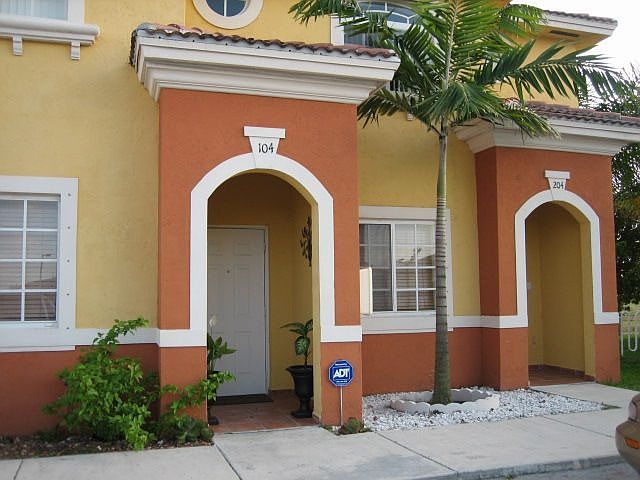 7180 #104 Building Exterior