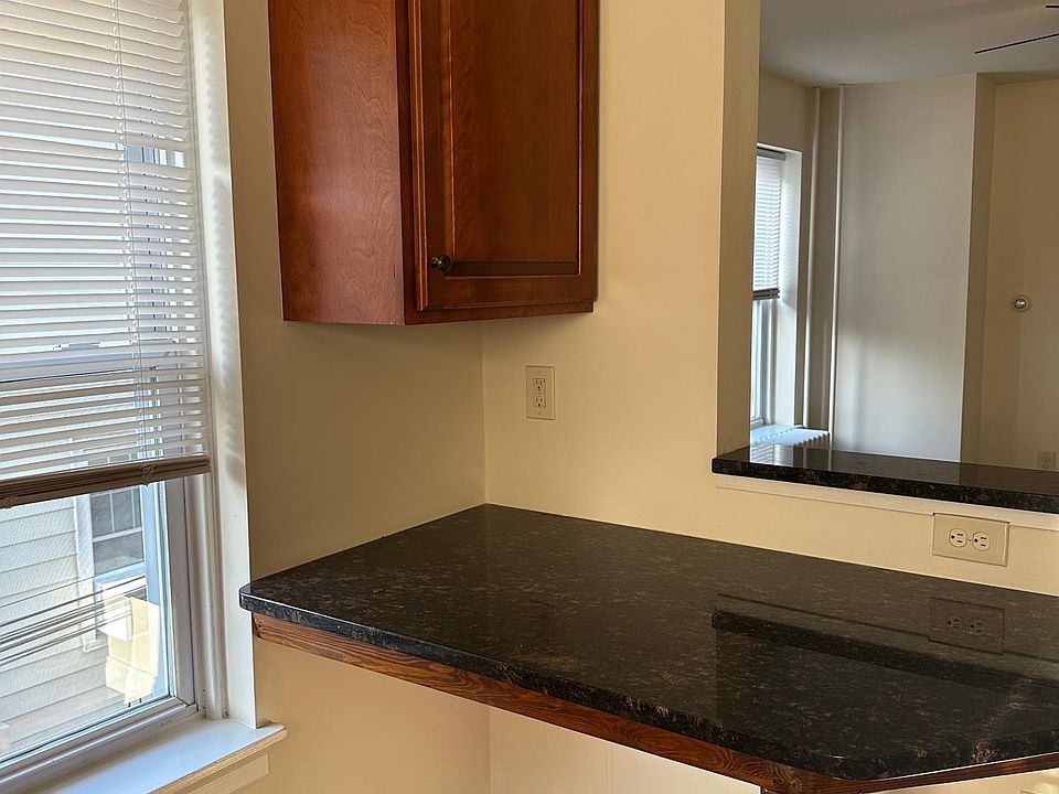 Breakfast bar in kitchen