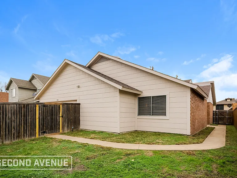 4005 Bond St — Photo 18