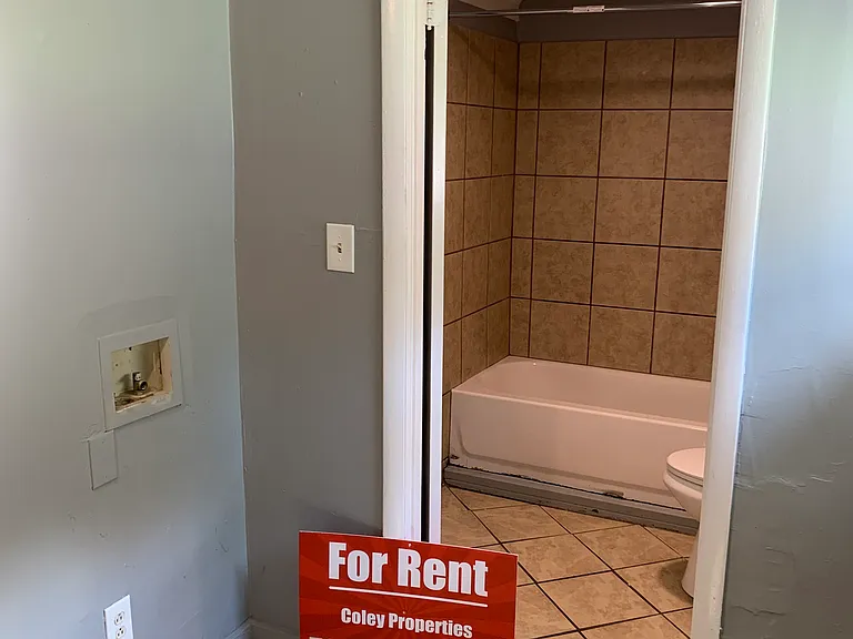 1346 Lerain Ct — Photo 15