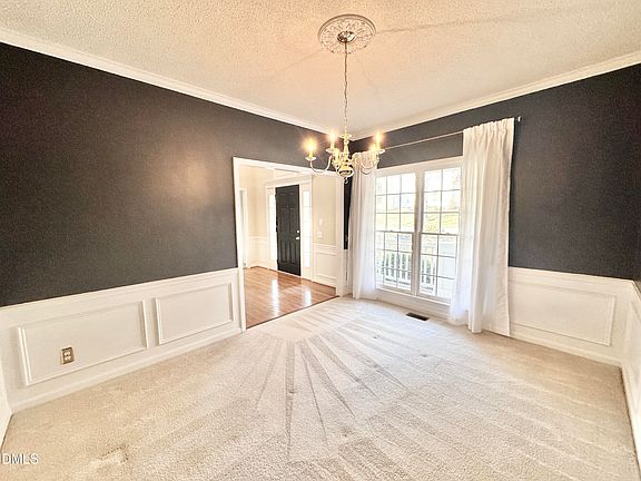 3rd image of 112 Hidden Rock Ct