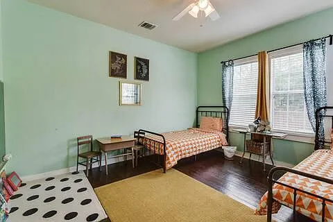 419 W Lullwood Ave — Photo 5
