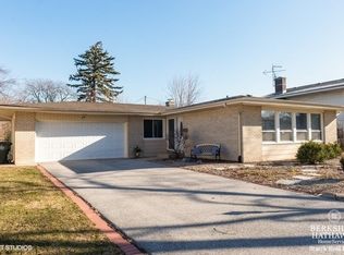 276 Diamond Head Dr, Des Plaines, IL
