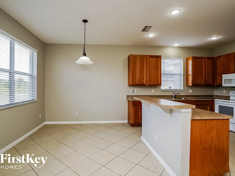 3002 45th St SW — Photo 5
