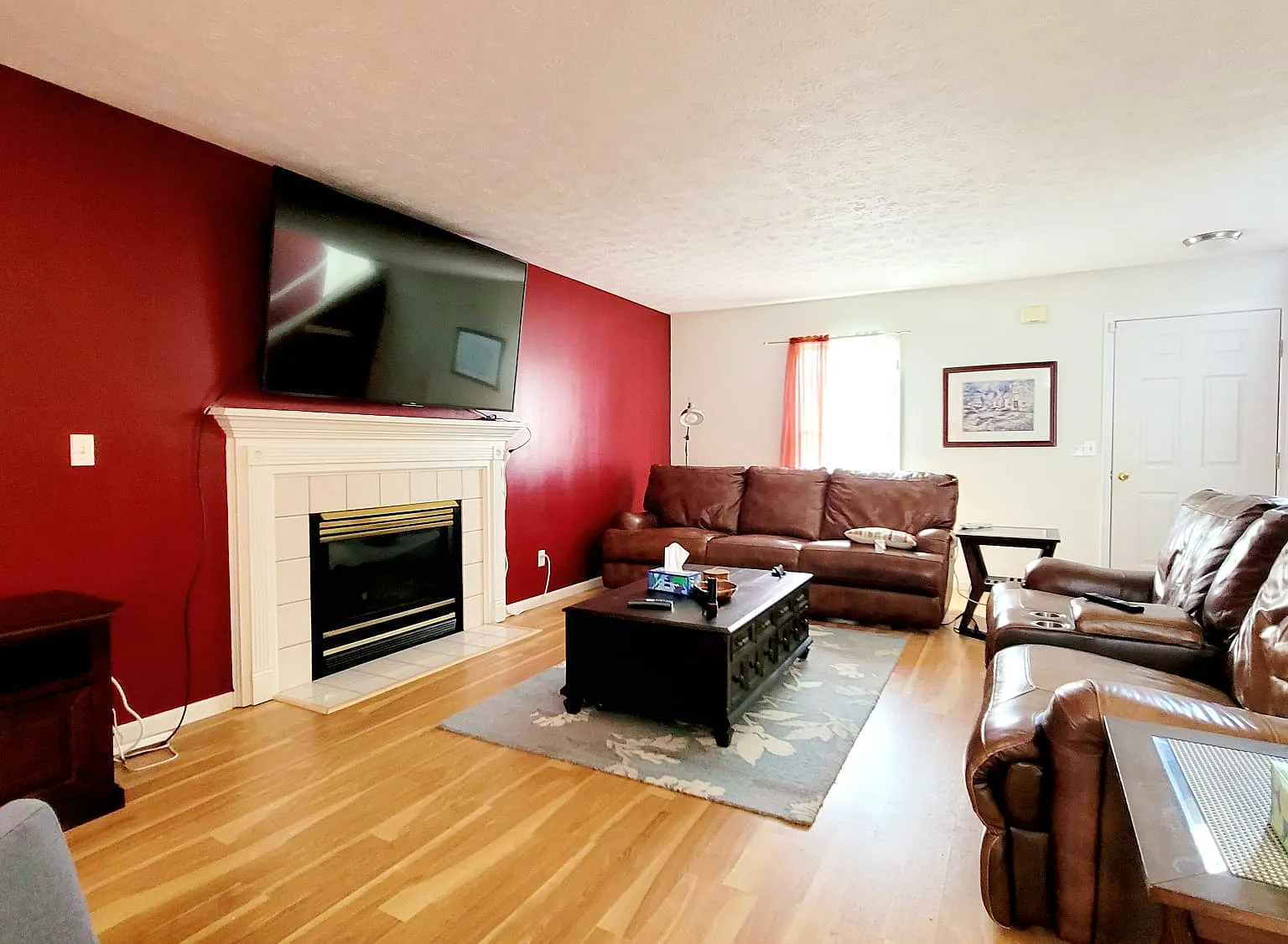 3 bed, 1993 sqft, $2,400 — Photo 4