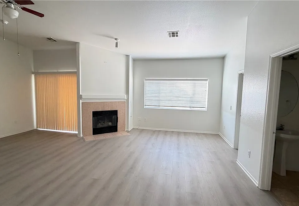 8725 W Flamingo Rd #225