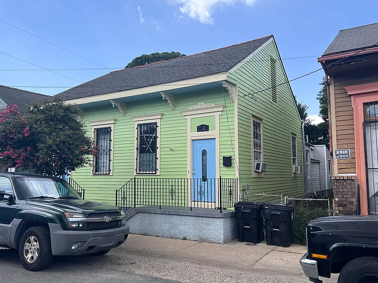 2715 Urquhart St — Photo 9
