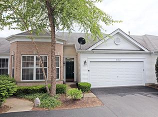 102 Enfield Ln, Grayslake, IL 60030