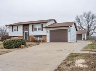 1225 Roland Ave, Chariton, IA 50049