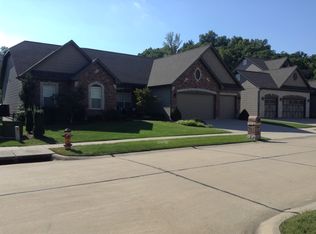 1061 Bridlewood Valley Point, High Ridge, MO 63049