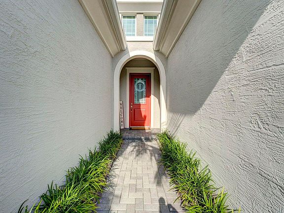 4th image of 15781 Goldfinch Circle
