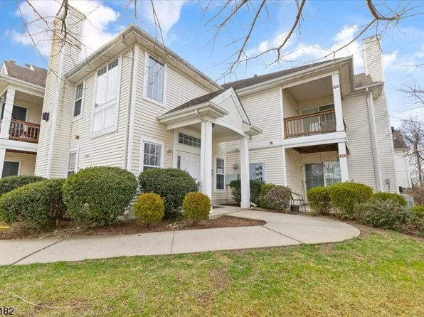806 Honeybrook Cir #806, Lopatcong Twp., NJ 08886