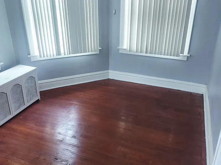 8017 S Maryland Ave #3A — Photo 2