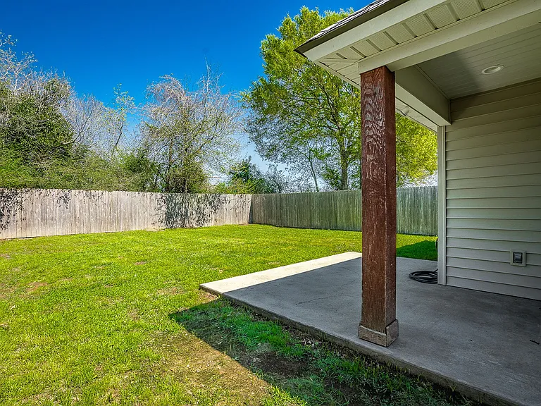 319 Harvest Ln — Photo 11