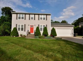 1 Albert Ave, Barrington, RI 02806