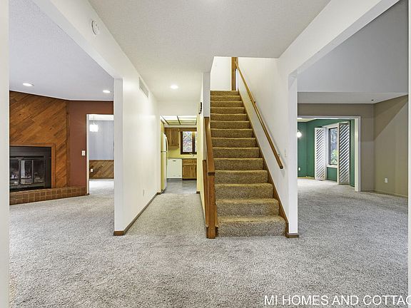 4th image of 14012 Fox Trail Dr
