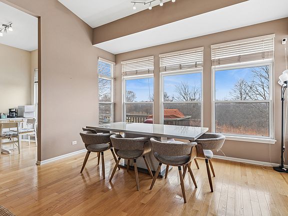 5th image of 272 Prairie View Ln