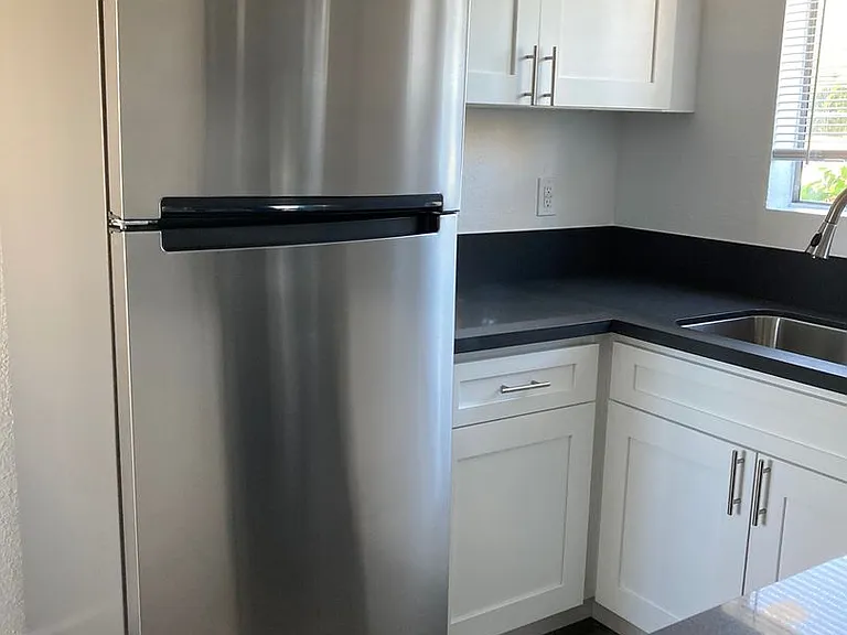 Jordan Court Apartments — Photo 32