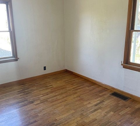 4th image of 4146 Arden Ave