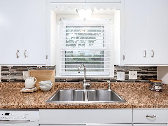 3rd image of 3111 W Mentor St
