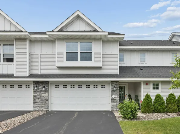 7225 Dora Dr, Lino Lakes, MN 55038