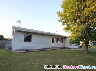 808 Nina St SW, Isanti, MN 55040