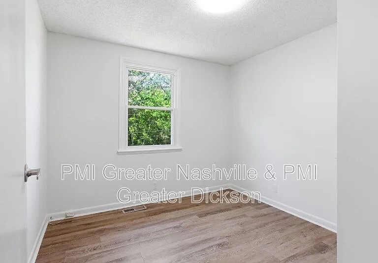 704 McPherson Dr — Photo 20