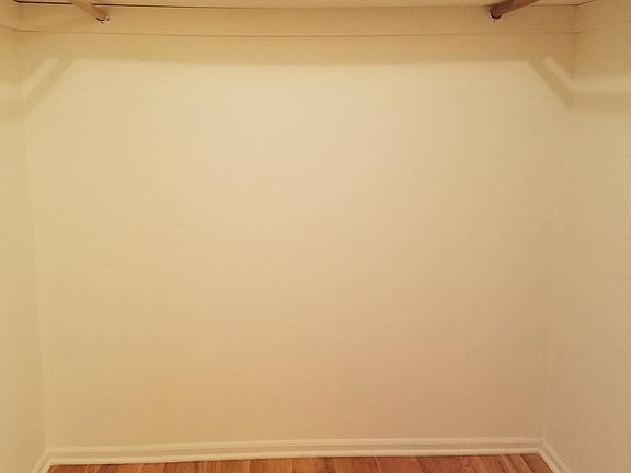 Walk-In Closet in MBR