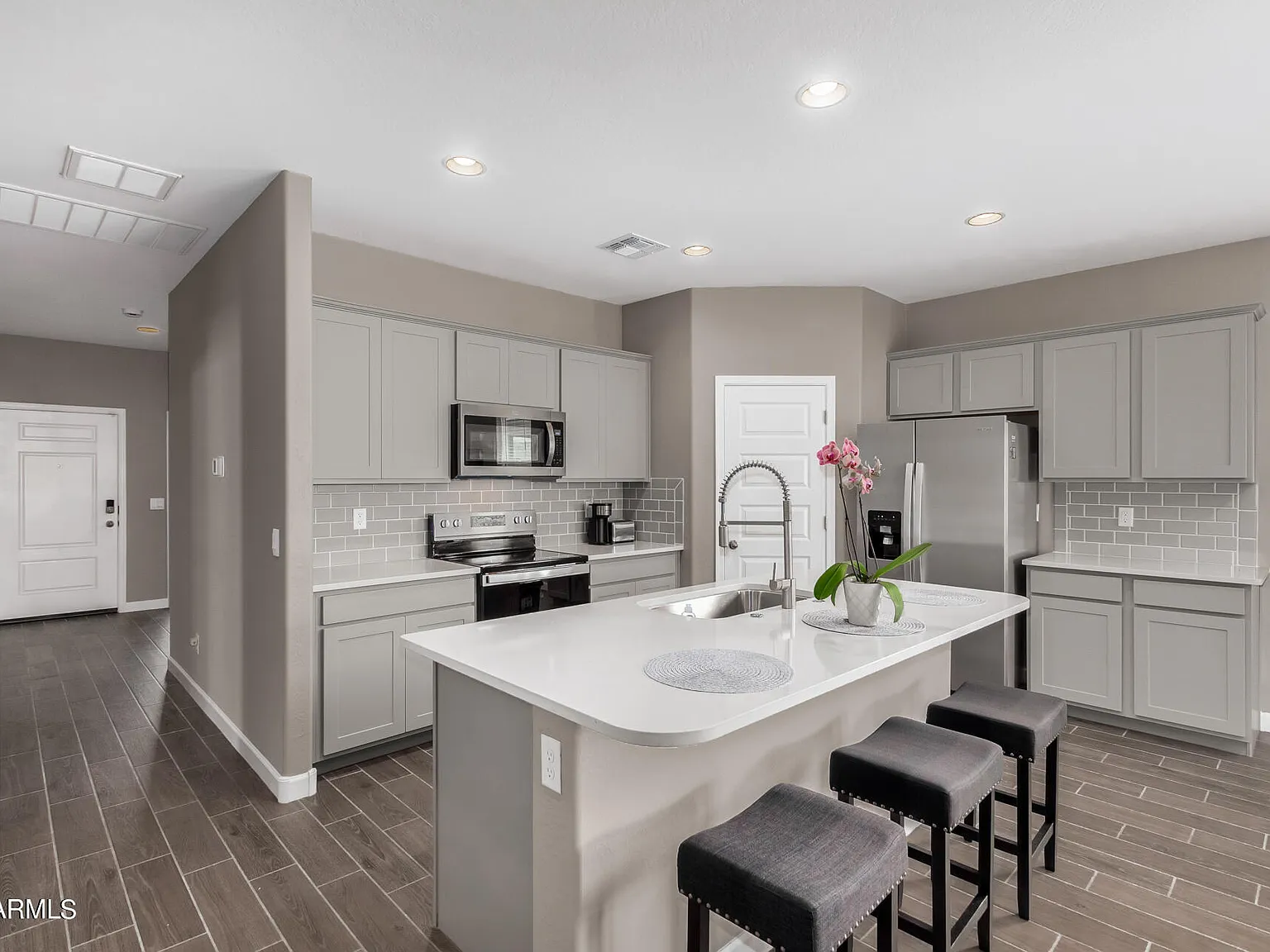 4 bed, 3.0 bath, 2240 sqft, $1,980 — Photo 3