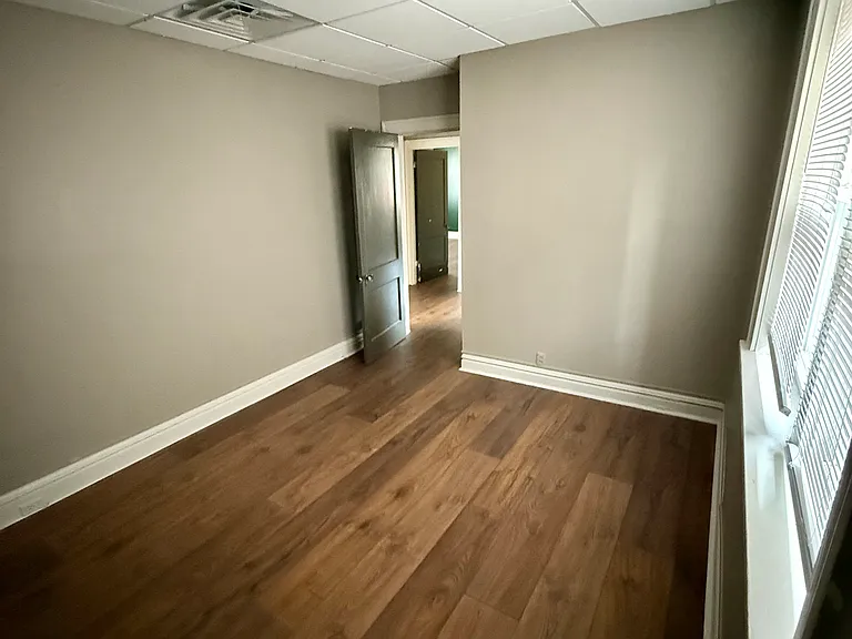 5200 Devonshire Ave #2F — Photo 8