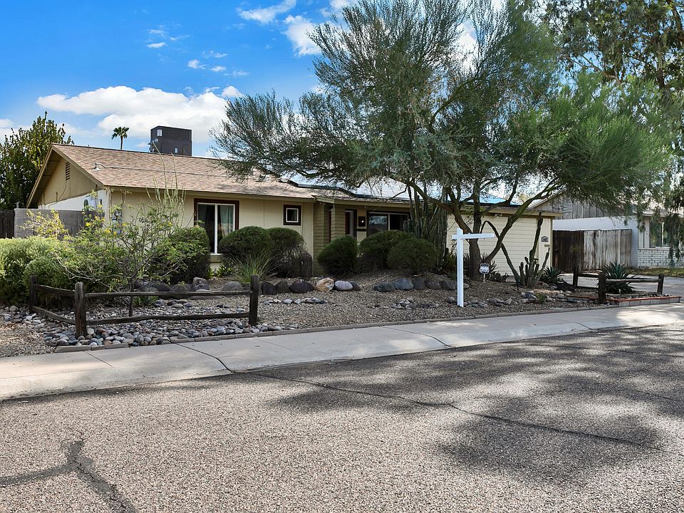 1st image of 3427 E Sunnyside Dr