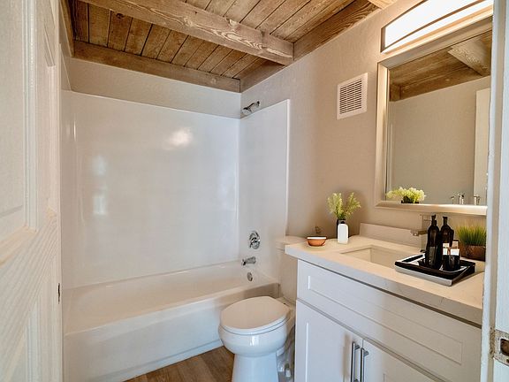 5th image of 283 Avocado St APT 21