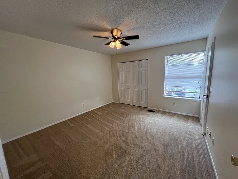 901 Olmstead Dr #52 — Photo 6