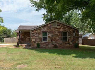 804 F St, Barling, AR 72923