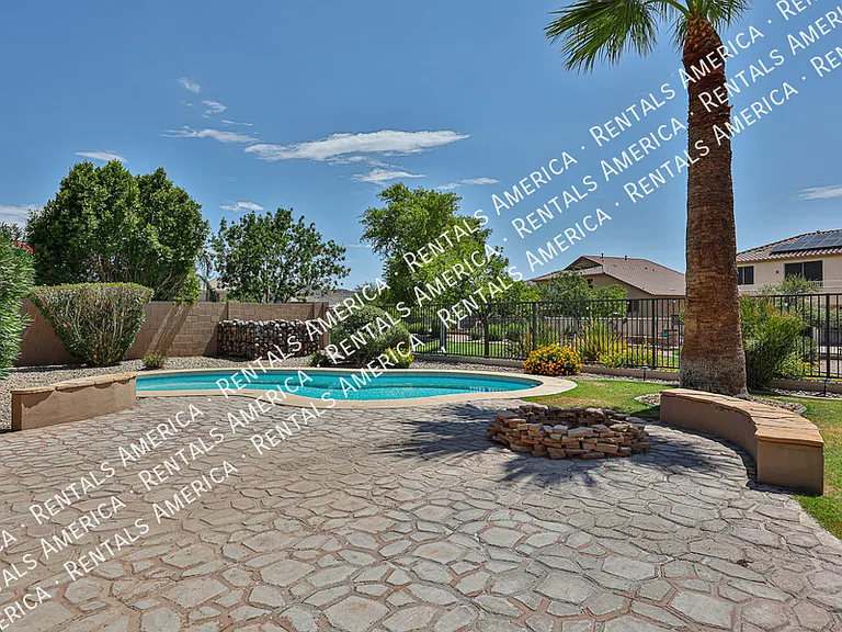 9710 S 45th Ave — Photo 42