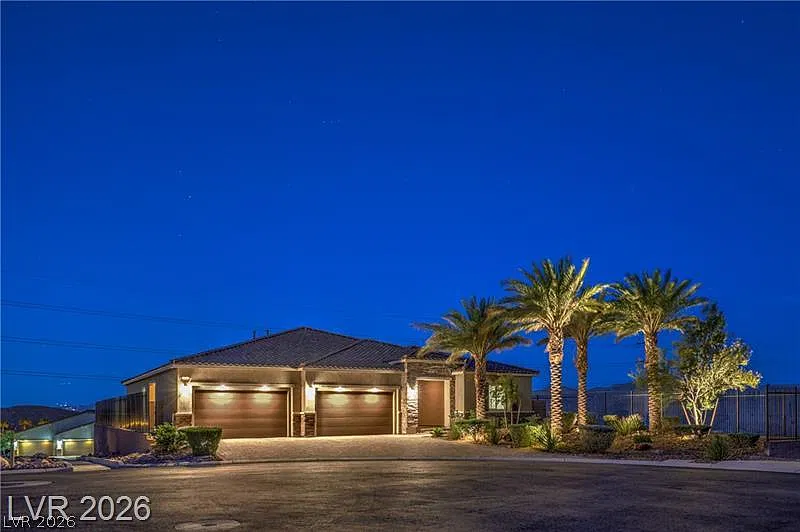 4 bed, 3.5 bath, 3564 sqft, $6,950 — Photo 2