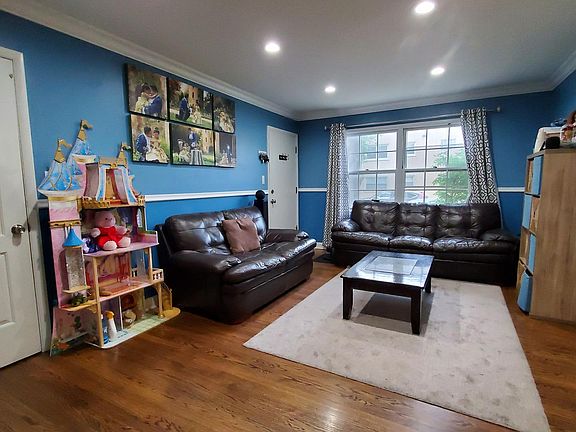 3rd image of 4101 W Berteau Ave #1A