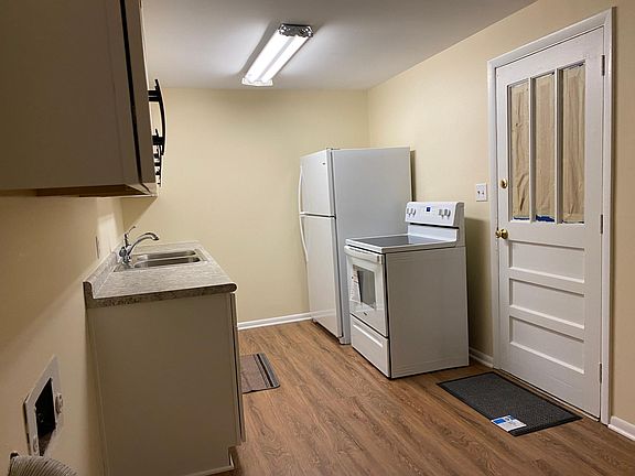 Brand New Kitchen Cabinets and Brand New Appliances