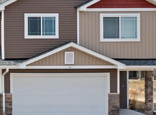 8497 Gateway Cir, Monticello, MN 55362