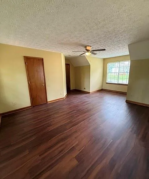 8351 Post Oak Ct — Photo 17
