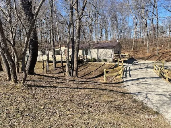 495 Grady Ln, Wellston, OH 45692