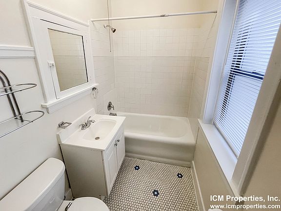 4th image of 4535 N Leavitt St #45472