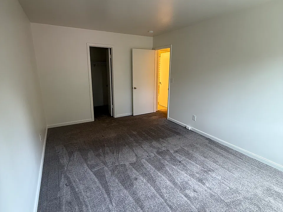 1800 Downey St #4