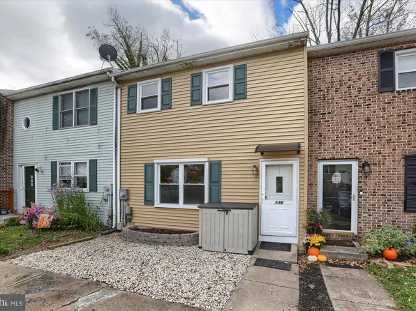 136 White Dogwood Dr, Etters, PA 17319