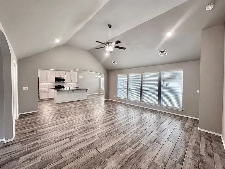 3706 S 13th Pl — Photo 3