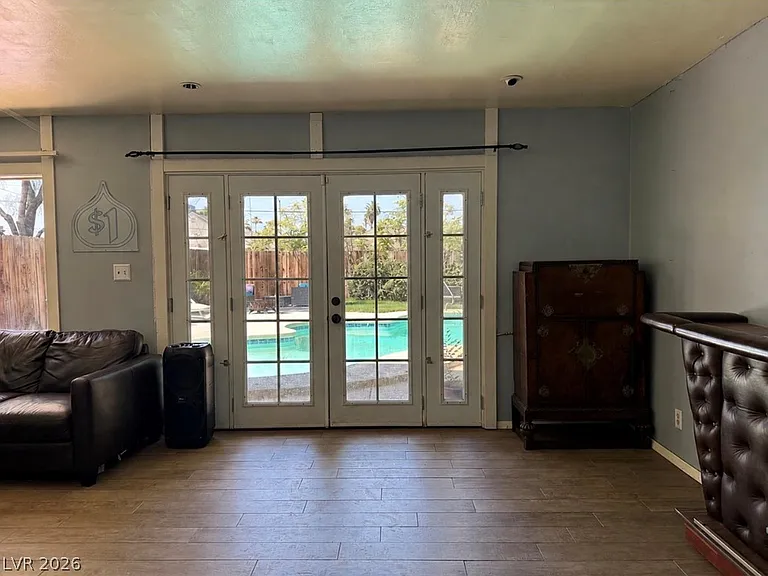 1037 Bracken Ave — Photo 15