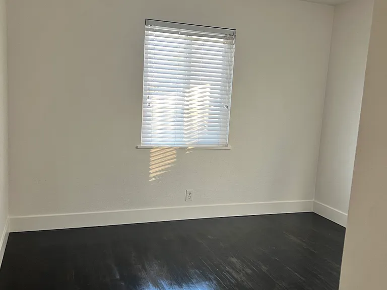 2nd Bedroom with large closet