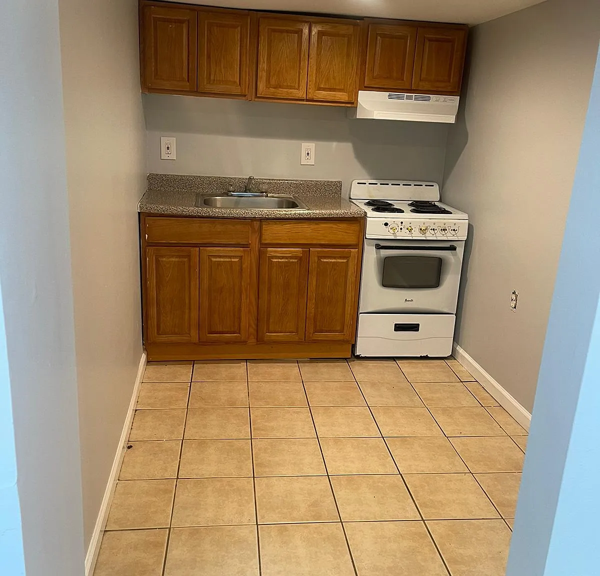 697 Summer Ave — Photo 1