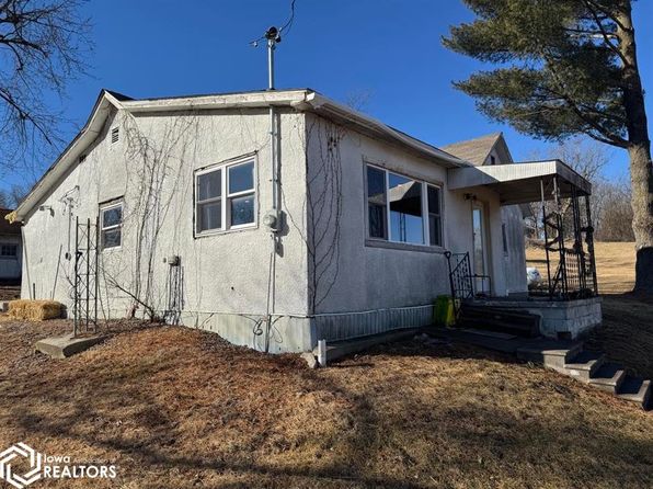 611 Blyth St, Mystic, IA 52574
