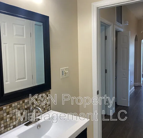 1509 Ott St — Photo 9